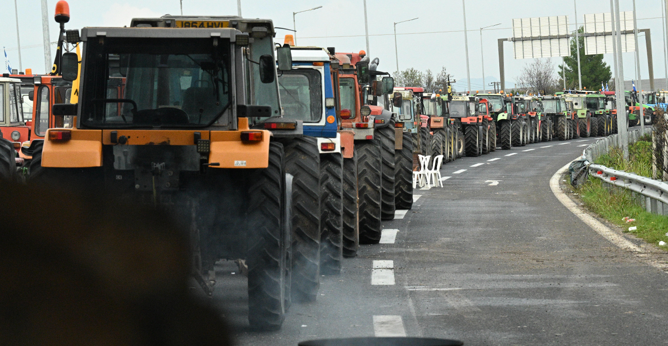 Την τελική απόφαση των μπλόκων περιμένει η κυβέρνηση: Αναπροσαρμογή στάσης σε περίπτωση οριστικής άρνησης διαλόγου