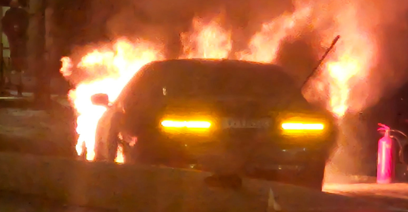 Φωτιά σε αυτοκίνητο στην Κηφισίας στο ύψος της Φιλοθέης, μεγάλο μποτιλιάρισμα, δείτε βίντεο