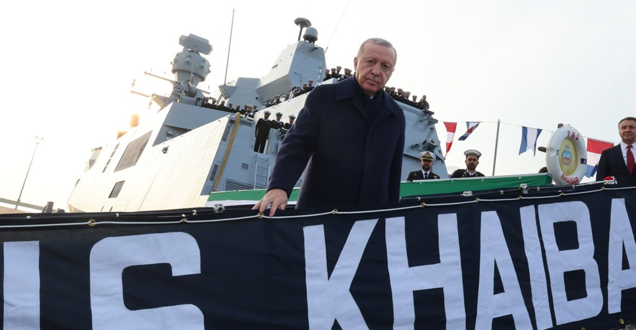 Ο Ερντογάν παραλαμβάνει νέο υποβρύχιο και αποβατικό αλλά δηλώνει «δεν έχουμε καμία βλέψη στα εδάφη κανενός»