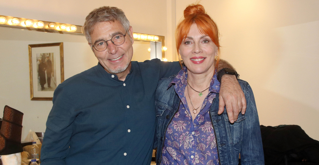 Σμαράγδα Καρύδη - Θοδωρής Αθερίδης: 23 χρόνια μαζί στη ζωή, στη σκηνή και στην οθόνη, το άλμπουμ της κοινής τους διαδρομής