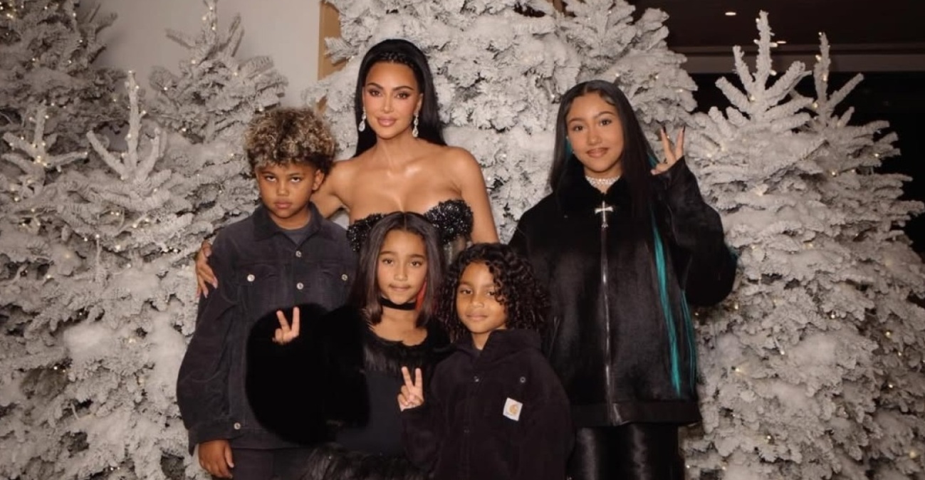 Θυμωμένοι οι φιλόζωοι με την Κιμ Καρντάσιαν για τα Πομεράνιαν που έκανε δώρο στα παιδιά της:  Τα κουτάβια δεν είναι λούτρινα παιχνίδια