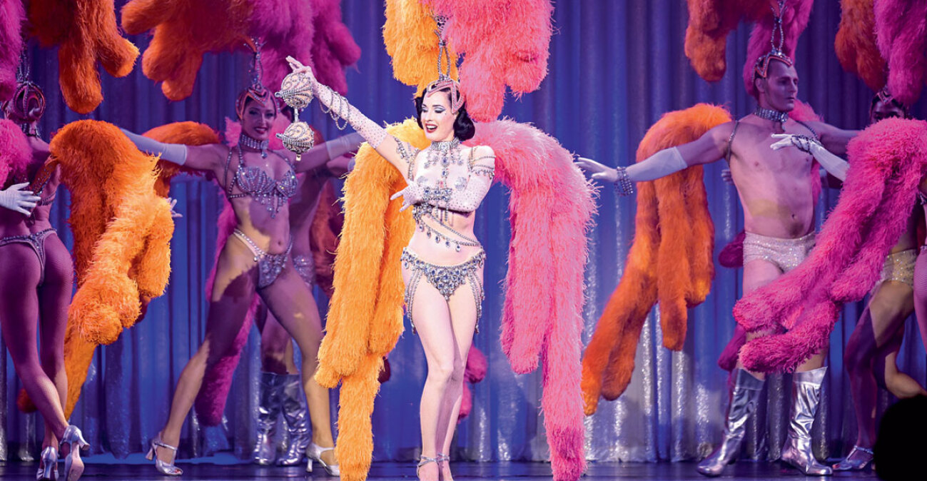 Η Dita Von Teese στο Gala: «Γινόμαστε ελκυστικοί όταν ξέρουμε ποιοι είμαστε»
