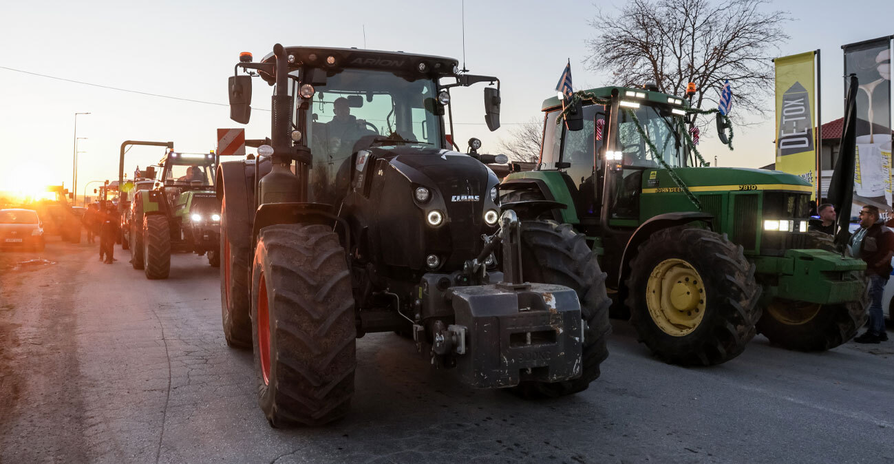 Η κυβέρνηση εξειδικεύει το πακέτο για τους αγρότες και ετοιμάζει το plan B με σκλήρυνση στάσης