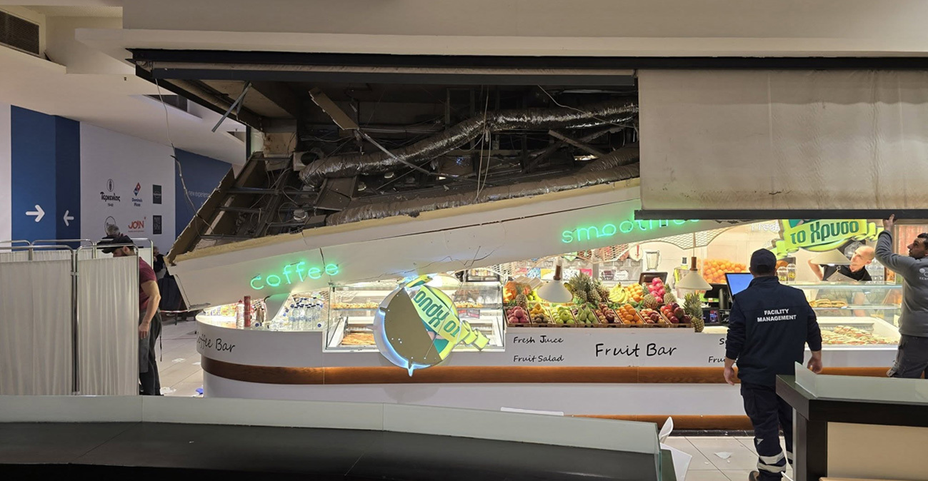 Κατέρρευσε τμήμα ψευδοροφής καταστήματος σε εμπορικό κέντρο της Θεσσαλονίκης: Μία τραυματίας, δείτε βίντεο