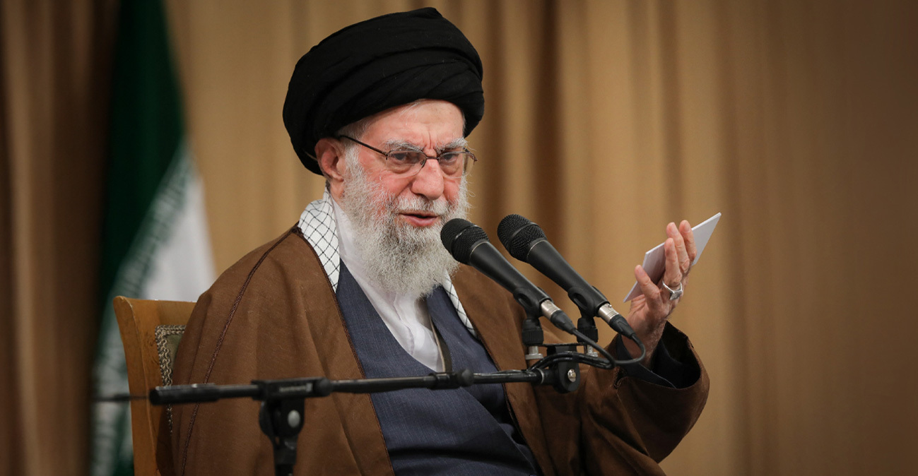 Αγιατολάχ Αλί Χαμενεΐ, ο Ιρανός ηγέτης που... πέθανε ήδη μία φορά: Ο απευθείας απόγονος του Μωάμεθ, η σφαγή στο «Mykonos», τα αιματοβαμμένα χέρια