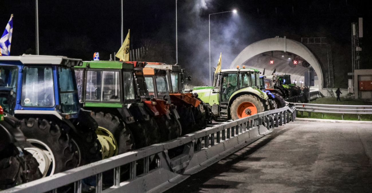 Ναι στις δύο συναντήσεις που ζήτησαν οι εκπρόσωποι των αγροτικών μπλόκων, λέει η κυβέρνηση
