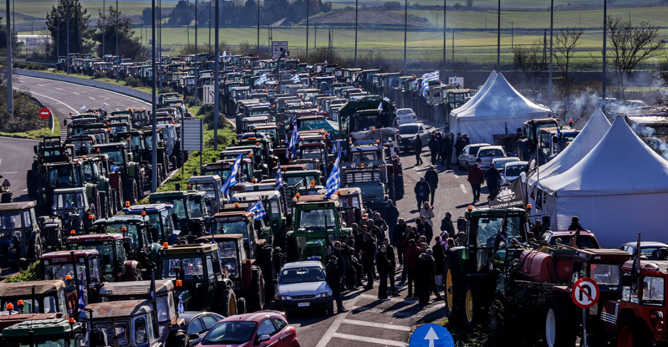 Εμπόδια στον διάλογο με Μητσοτάκη βάζουν οι «σκληροί» των μπλόκων - Δεν λειτουργούμε με τελεσίγραφα, απαντά η κυβέρνηση