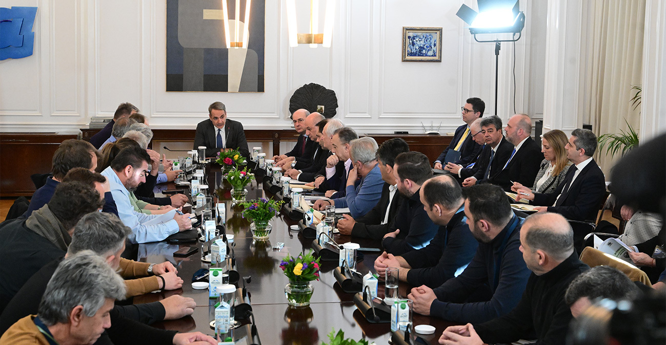 Μητσοτάκης: Ουσιαστική και με νέα μέτρα η συνάντηση με τους αγρότες - Δεν θα ανεχθούμε μία κομματική μειοψηφία να εκβιάζει ανοικτά την κοινωνία