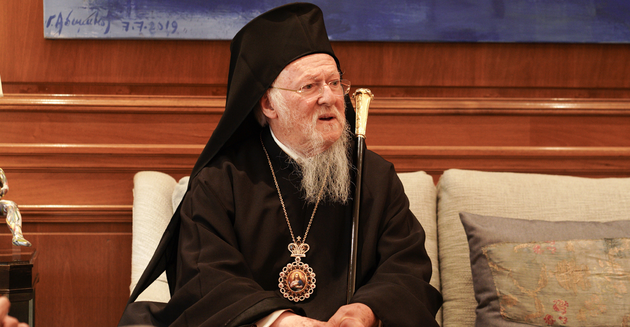 Τι κρύβεται πίσω από την επίθεση των Ρώσων στον Πατριάρχη Βαρθολομαίο: Η ιστορία ενός «ιερού πολέμου»