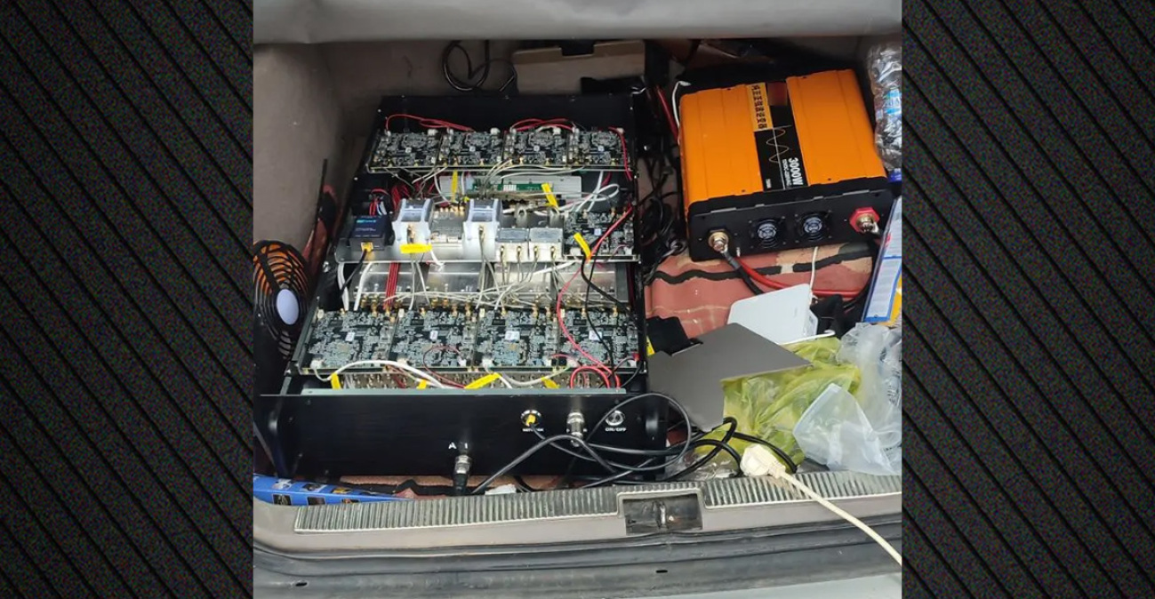 Πώς λειτουργούσε η hi tech απάτη των Κινέζων που έπιασαν  στα Σπάτα με ειδικό εξοπλισμό στο πορτ μπαγκάζ αυτοκινήτου