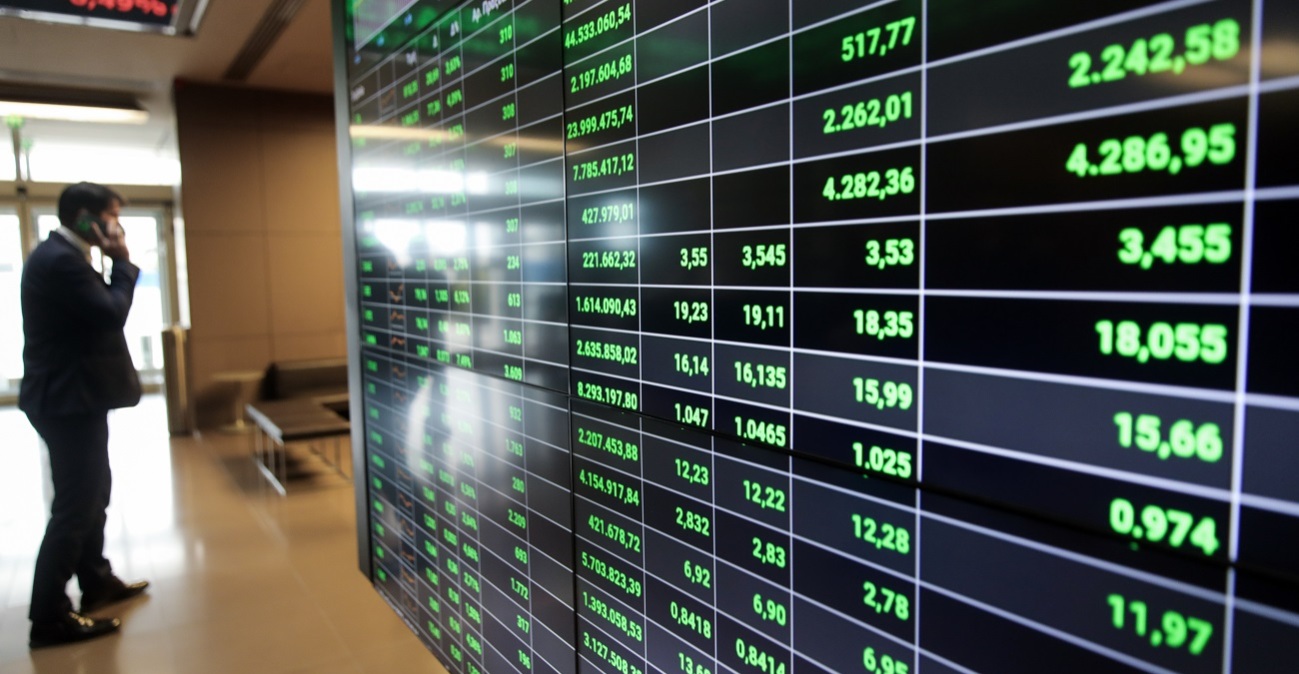 Χρηματιστήριο: Ρελάνς και νέο υψηλό 16 ετών κόντρα στις διεθνείς ρευστοποιήσεις