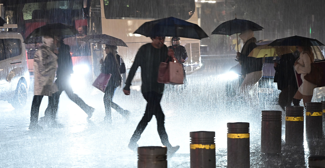 Ακραίας επικινδυνότητας η κακοκαιρία αύριο και κλειστά σχολεία στην Αττική: Οι 7 περιοχές που θα πέσουν μεγάλες ποσότητες νερού, δείτε χάρτες