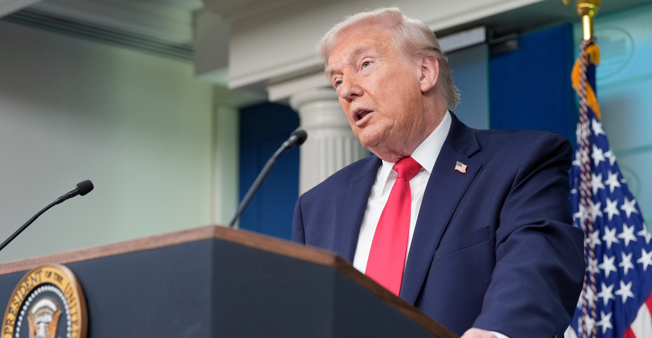 Λευκός Οίκος εναντίον Βρυξελλών: Γιατί ο Τραμπ βάζει στο στόχαστρο τους συμμάχους του