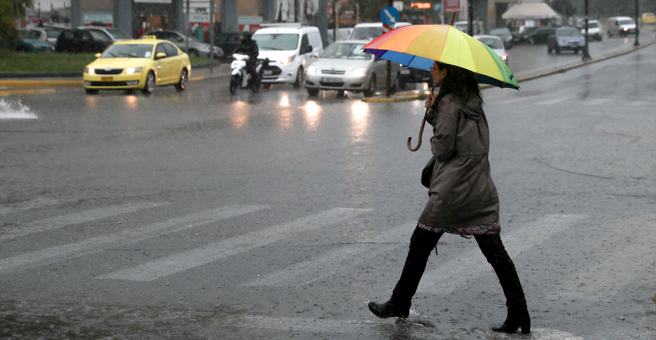 Κακοκαιρία 48ωρου με ισχυρές βροχές, καταιγίδες και χιόνια: Μηνύματα 112, απαγορευτικό απόπλου και Red Code σε πολλές περιοχές 