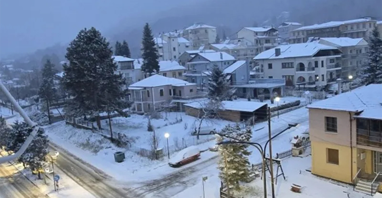 Εντυπωσιακές εικόνες και βίντεο από τις χιονοπτώσεις, στα λευκά από την Πελοπόννησο μέχρι τα ορεινά της Θεσσαλονίκης