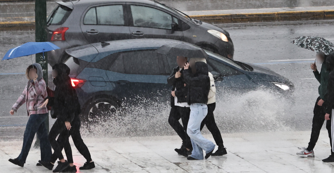 Ήχησε το 112 σε δυτική Ελλάδα και Θεσσαλία για την κακοκαιρία, θα «χτυπήσει» την Αττική σε δύο φάσεις, live η πορεία της