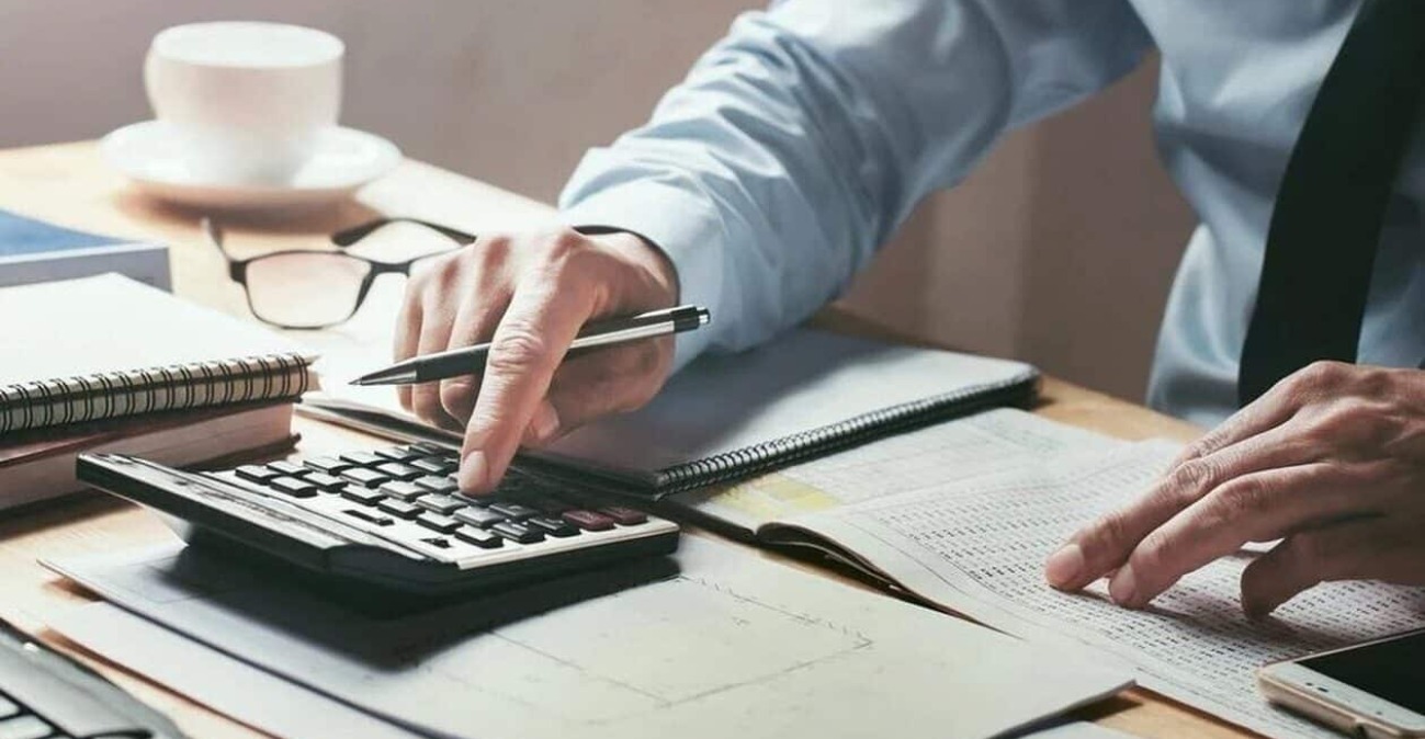 Μεγάλο άνοιγμα στον εξωδικαστικό για τα χρέη – Ξεμπλοκάρουν λογαριασμοί, έρχονται 72 δόσεις για τα παλιά «φέσια»
