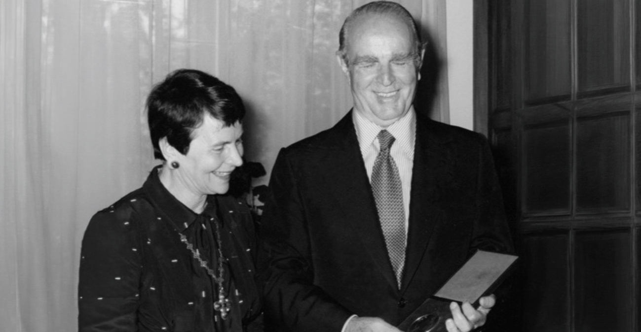 Ελένη Γλύκατζη - Αρβελέρ: Η στενή σχέση με τον Καραμανλή και τον Μιτεράν και ο κρυφός έρωτας του Χατζιδάκι