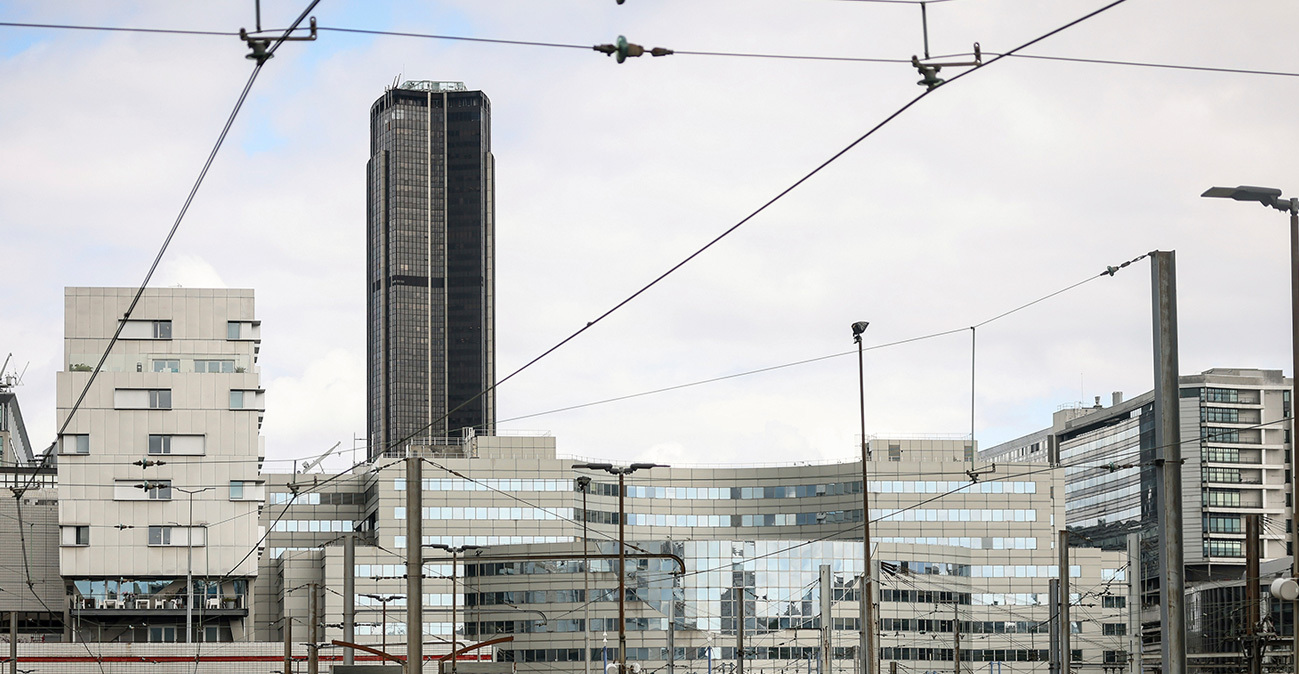 Συναγερμός στο Παρίσι, εκκενώνονται κεντρικά κτίρια μετά από απειλητικά μηνύματα για εκρηκτικούς μηχανισμούς