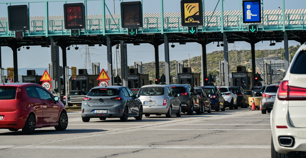 Με πάνω από 88.000 αυτοκίνητα η έξοδος της Καθαράς Δευτέρας: Καθυστερήσεις στην Αθηνών - Λαμίας, «απόβαση» στα νησιά του Αργοσαρωνικού
