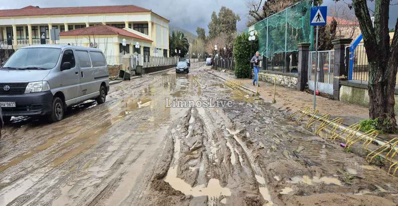 Στο έλεος της κακοκαιρίας η Μύρινα στη Λήμνο, σοβαρές ζημιές σε σπίτια και καταστήματα: Δείτε βίντεο και φωτογραφίες