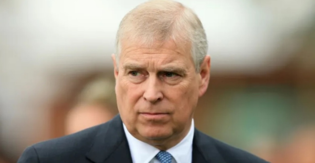 «Δεν μπορείτε να μου το κάνετε αυτό, είμαι ο γιος της βασίλισσας», ούρλιαζε ο πρίγκιπας Άντριου όταν τον πέταγαν έξω από το  Royal Lodge  