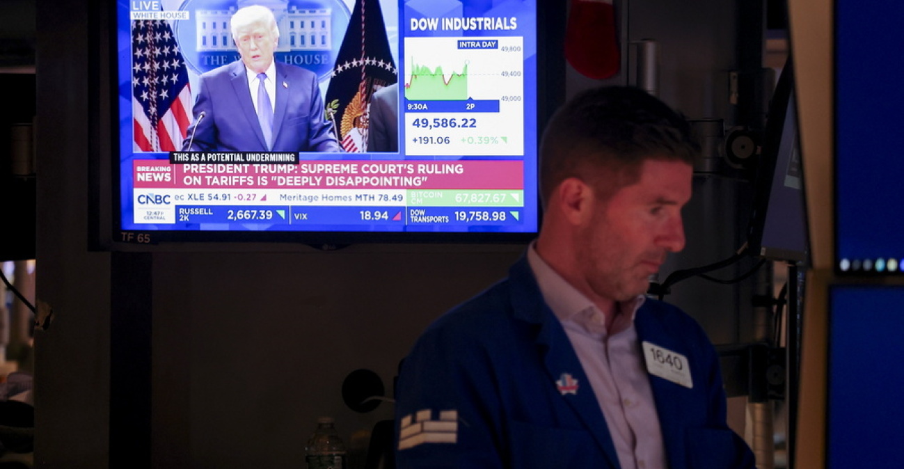 Wall Street: Sell off στην τεχνολογία, προβληματισμός για AI και ρίσκο