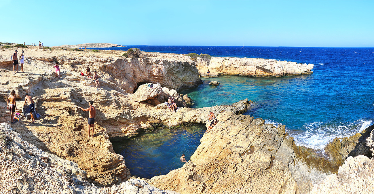 Δύο ελληνικά νησιά στη λίστα με τους καλύτερους προορισμούς για το 2026, δείτε την 20άδα