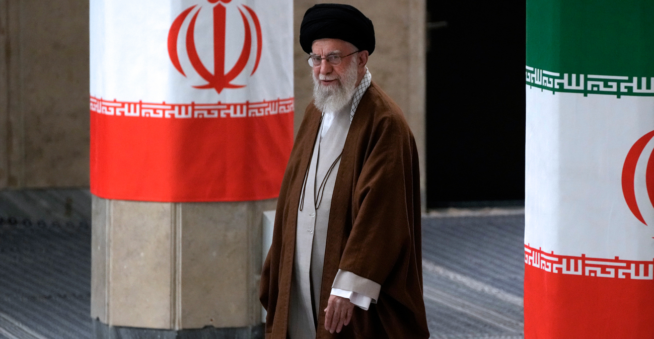 Η CIA παρακολουθούσε για μήνες τον Αλί Χαμενεΐ - Το φονικό χτύπημα ακριβείας στη σύσκεψη στο παλάτι