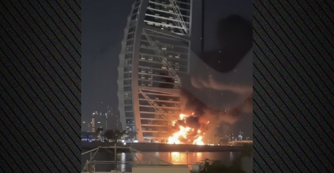 Φωτιά στο ξενοδοχείο Μπουρτζ αλ Αράμπ του Ντουμπάι: Χτυπήθηκε από ιρανικό drone, δείτε βίντεο