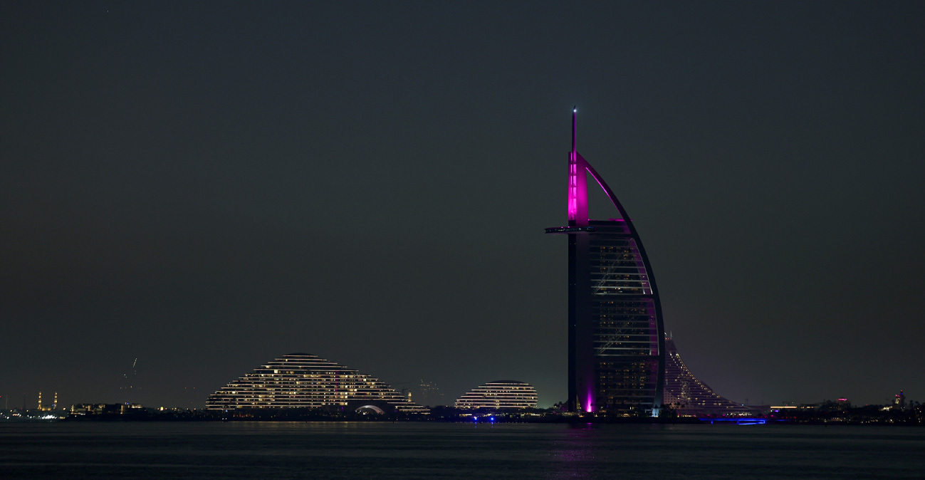 Politico: Εκρήξεις, πανικόβλητοι influencers, στελέχη πολυεθνικών και... κατοικίδια, πώς τελείωσε το πάρτι στο Ντουμπάι