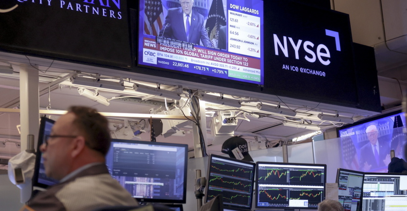 Wall Street: Στροφή στο ταμπλό με περιορισμό απωλειών μετά την παρέμβαση Τραμπ