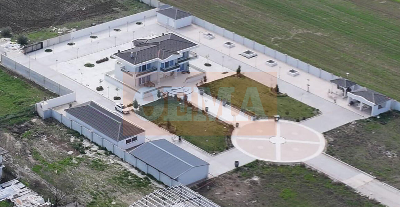 Στη φυλακή τέσσερα μέλη της οικογένειας Ρομά με το ελικοδρόμιο για την απάτη με τις χρυσές λίρες στη Λάρισα