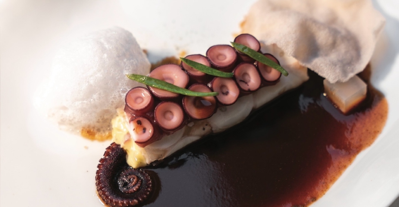 Χρυσοί Σκούφοι 2026: Αυτά είναι τα καλύτερα ελληνικά εστιατόρια για φέτος, «πρωταθλητής» o Μποτρίνι για 14η σερί χρονιά