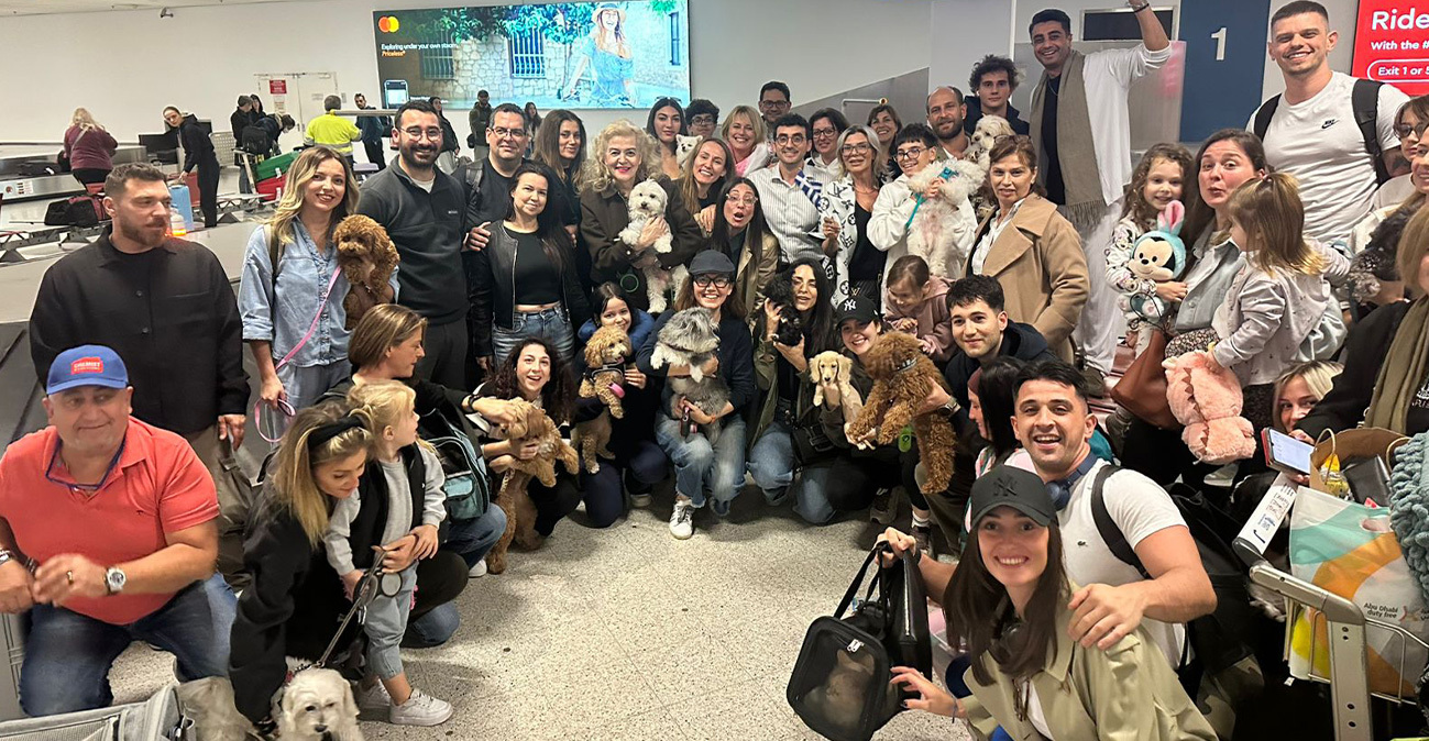 Τα «σκυλιά του πολέμου» επέστρεψαν από το Ντουμπάι: Ολοκληρώθηκε η επιχείρηση «Κιβωτός» για 100 ζωάκια και τους ιδιοκτήτες τους (βίντεο και φωτογραφίες)