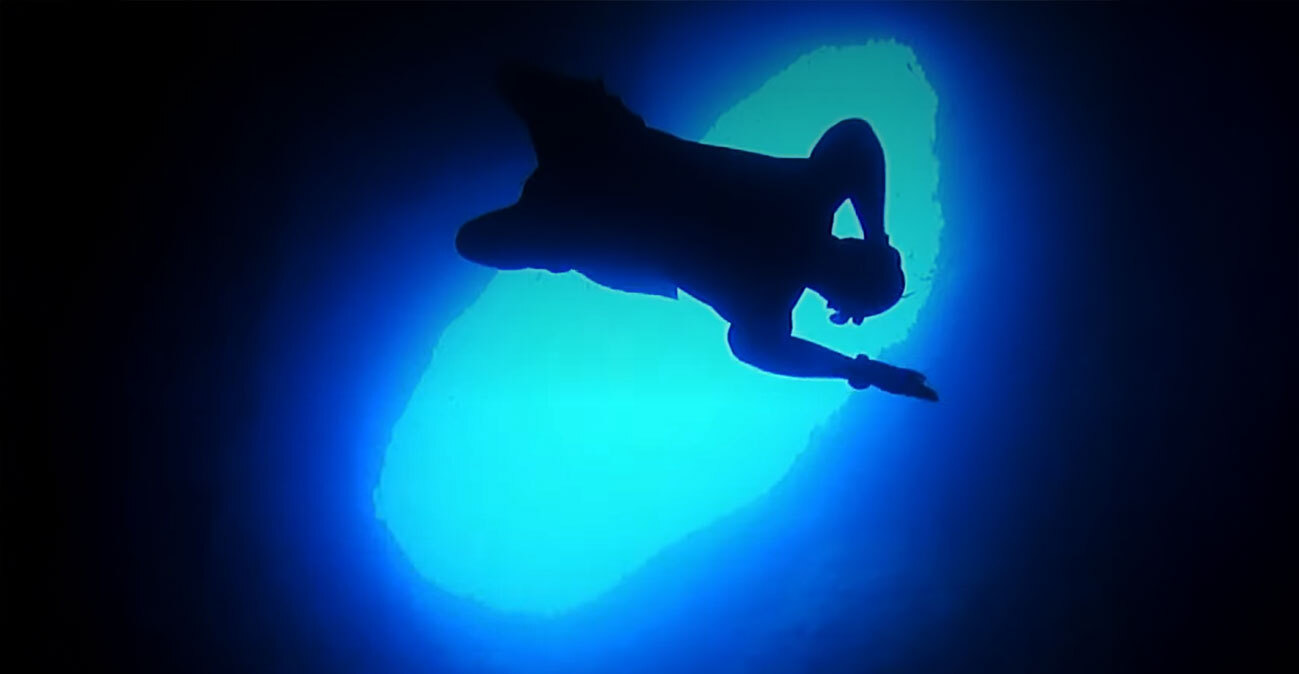 «Το ρεύμα τον ρούφηξε μέσα στην τρύπα, πάλευε 40 λεπτά να σωθεί» λέει ο φίλος του 34χρονου που βούτηξαν μαζί στο Πηγάδι του Διαβόλου