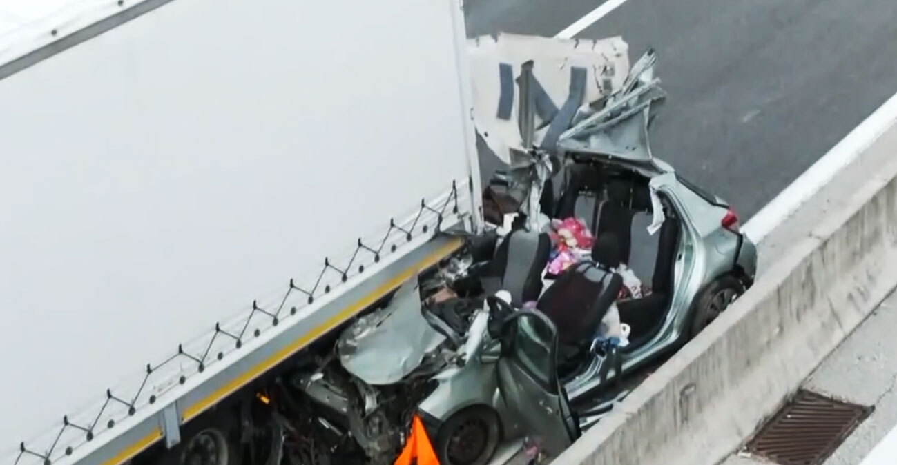 Τραγωδία στην Εγνατία Οδό: Πώς έγινε το τροχαίο με τις διαδοχικές συγκρούσεις και την παράσυρση του υπαλλήλου, δείτε βίντεο 
