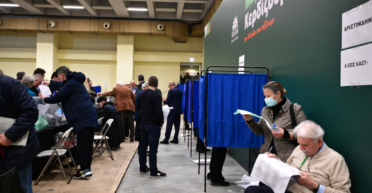 Μάχη για την Κεντρική Επιτροπή του ΠΑΣΟΚ: Η  Διαμαντοπούλου διεκδικεί την πρωτιά, σαρώνουν προεδρικοί και Χριστοδουλάκης