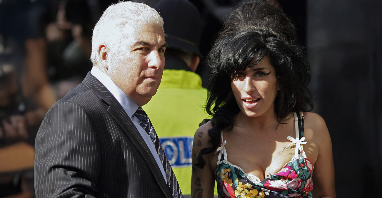 Έιμι Γουάινχαουζ: Ο πατέρας της έχασε τη δίκη με τις δύο φίλες της για την πώληση των προσωπικών της αντικειμένων σε δημοπρασία