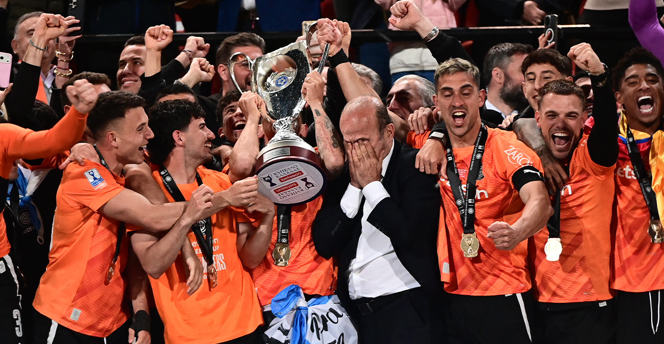 Ιστορική βραδιά για τον ΟΦΗ στον Βόλο: Η απονομή της κούπας και οι ξέφρενοι πανηγυρισμοί μετά τη νίκη επί του ΠΑΟΚ, βίντεο 