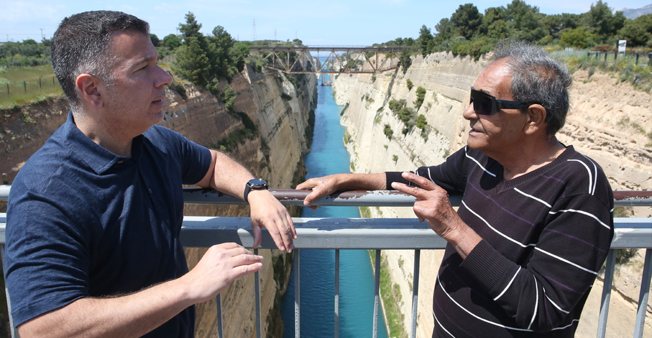 Οι αυτοκτονίες στον Ισθμό της Κορίνθου: Η γυναίκα με το μωρό, ο άνδρας που μετάνιωσε - Όσα έχει δει ο περιπτεράς της γέφυρας
