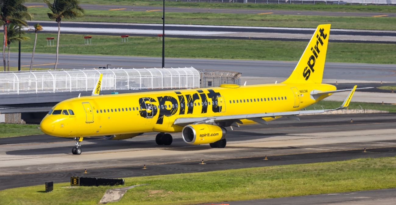 «Ανώμαλη προσγείωση» για την Spirit Airlines: Πώς ο πόλεμος στο Ιράν «κλείνει» την low budget αεροπορική εταιρεία και η κυβέρνηση Τραμπ δεν μπορεί να την σώσει