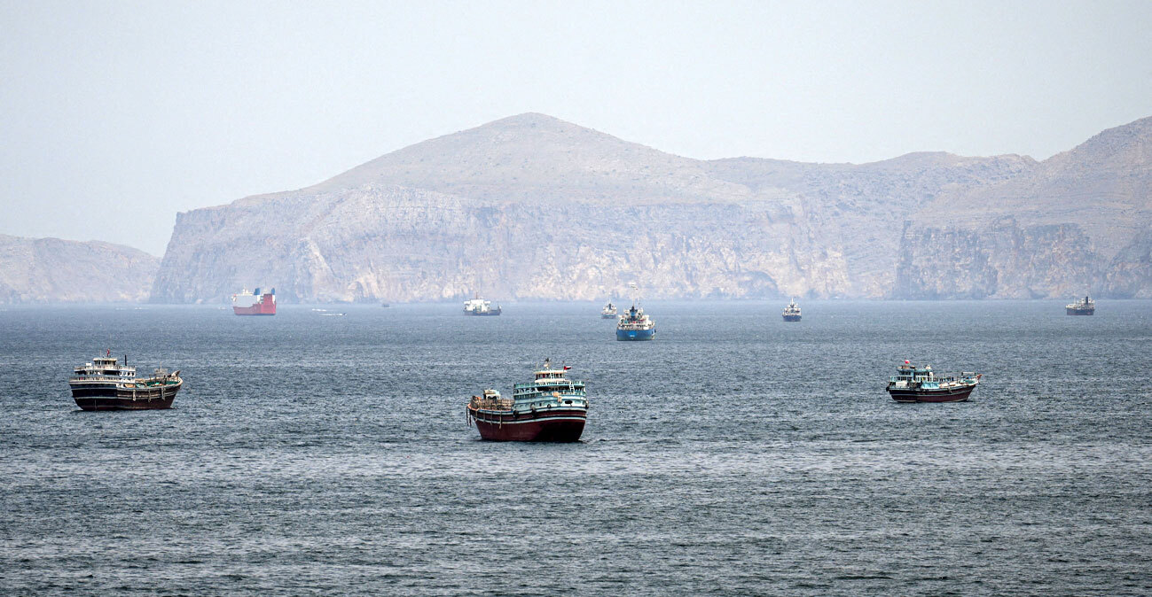 Από Ιράν και Ομάν η διαχείριση των Στενών του Ορμούζ: Τι λένε ιρανικά ΜΜΕ για το «μνημόνιο κατανόησης» μεταξύ ΗΠΑ και Τεχεράνης