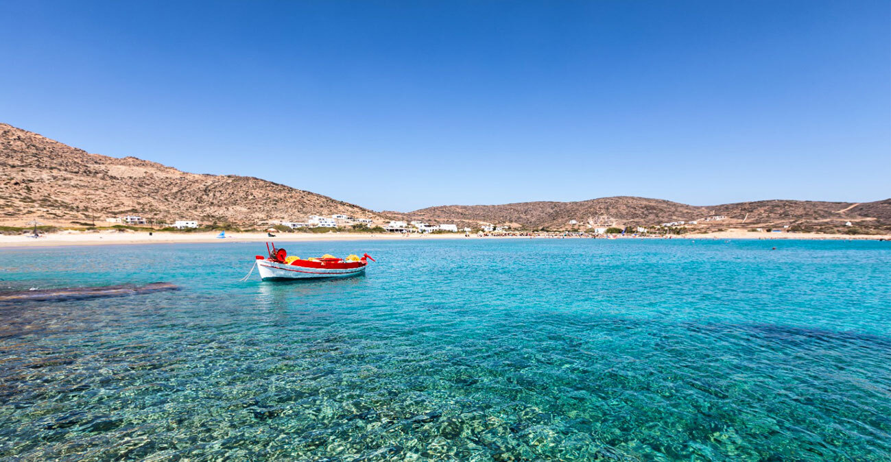 Δείτε τις 624 παραλίες της Ελλάδας με Γαλάζιες Σημαίες για το 2026, κάποιες δεν τις περιμένατε - Οι 17 καλύτερες ακτές της Αττικής