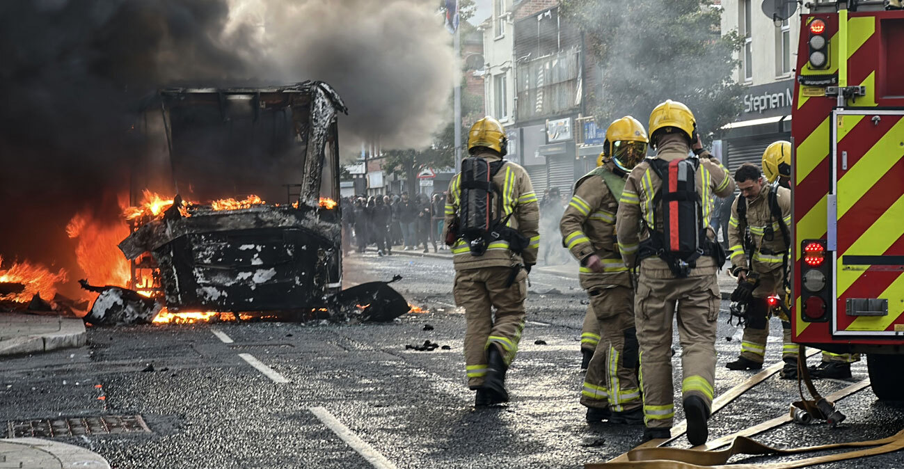Φλέγεται το Μπέλφαστ μετά την απόπειρα αποκεφαλισμού άνδρα από Σουδανό μετανάστη, δείτε βίντεο
