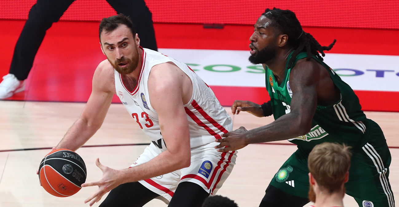 Ολυμπιακός - Παναθηναϊκός 81-72 (Δ΄ περίοδος): Φουλάρουν για τον τίτλο οι Πειραιώτες, live ο 5ος τελικός 