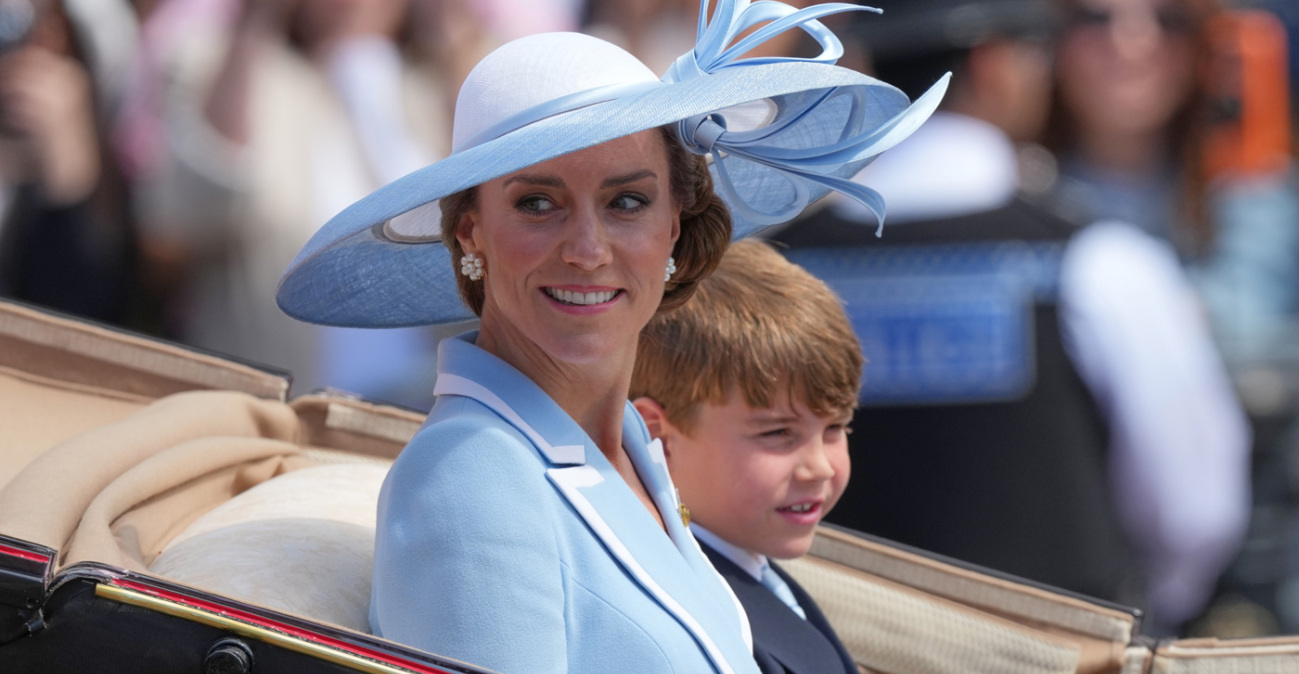 Κέιτ Μίντλετον: Εντυπωσιακή στο Trooping the Colour για τα «δεύτερα γενέθλια» του βασιλιά Καρόλου