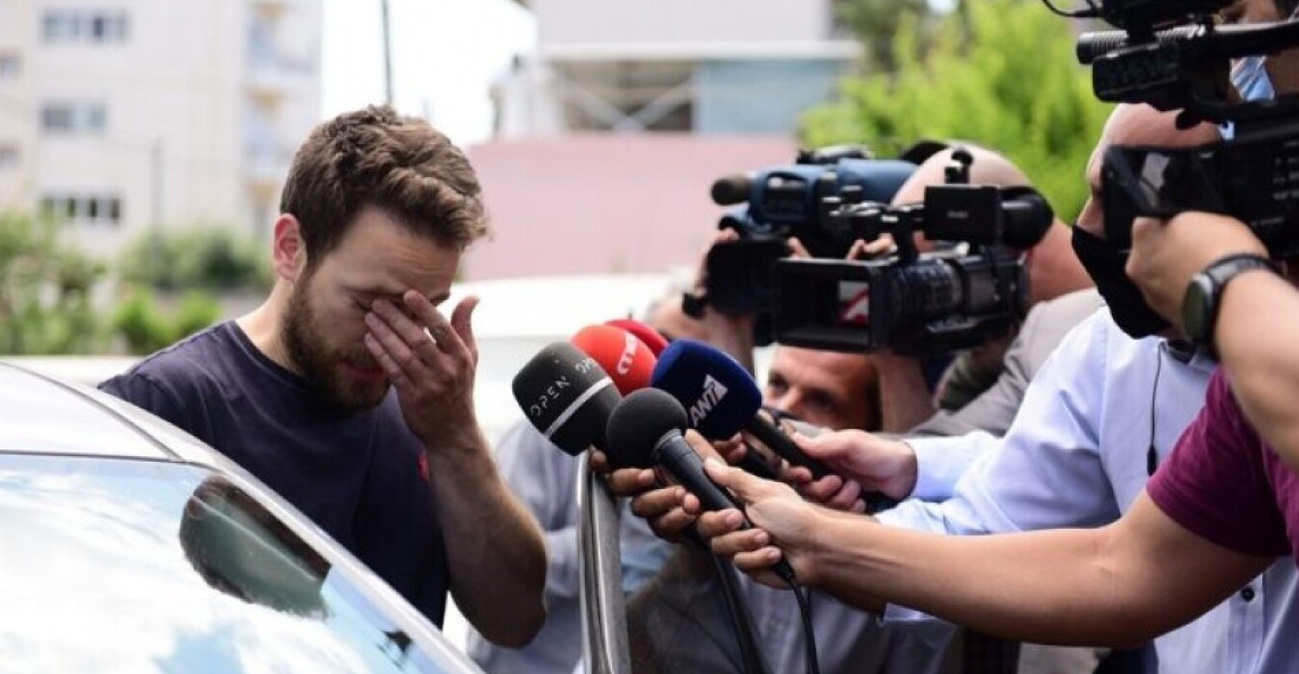 Μπάμπης Αναγνωστόπουλος: Πέντε χρόνια από την ομολογία του πιλότου που σκότωσε την Καρολάιν στα Γλυκά Νερά - Το θέατρο στις κάμερες