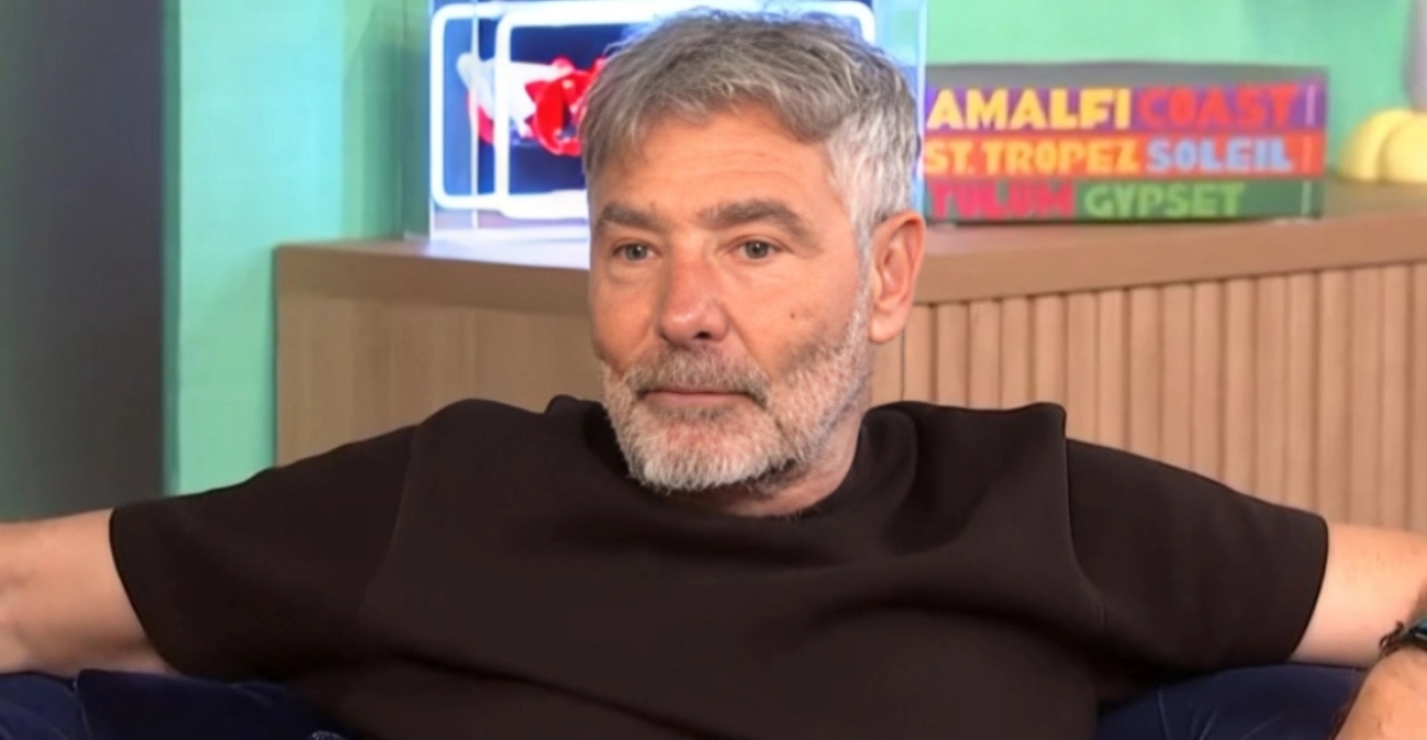 Θοδωρής Αθερίδης για τη μάχη με το αλκοόλ: Το 1999 κοιμόμουν μία ώρα και έπινα τις άλλες 23, πίστευα ότι εγώ προκάλεσα τον σεισμό
