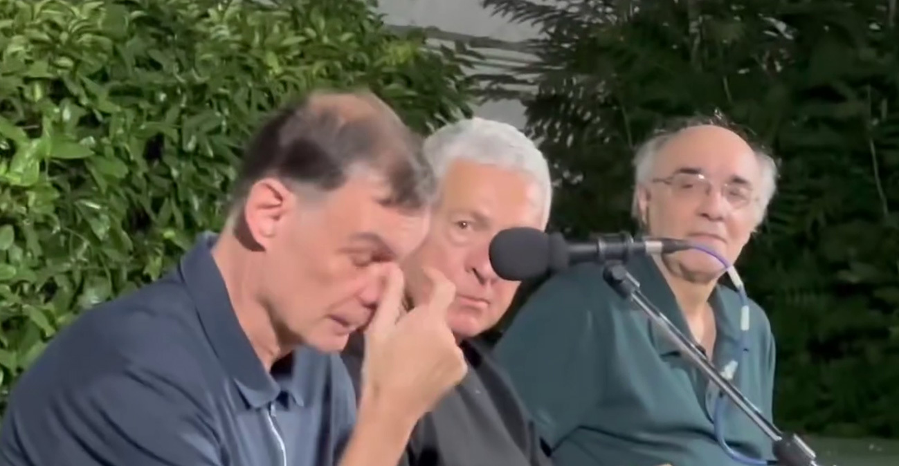 Βίντεο: Ο Γιώργος Μπαρτζώκας δάκρυσε μιλώντας για τον πατέρα του στη Δραπετσώνα, «ήταν μία από τις κορυφαίες αποδράσεις φυλακών παγκοσμίως»